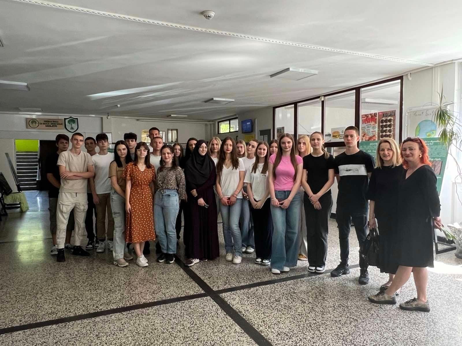 Prirodnjaci posjetili izložbu | Treća gimnazija Sarajevo