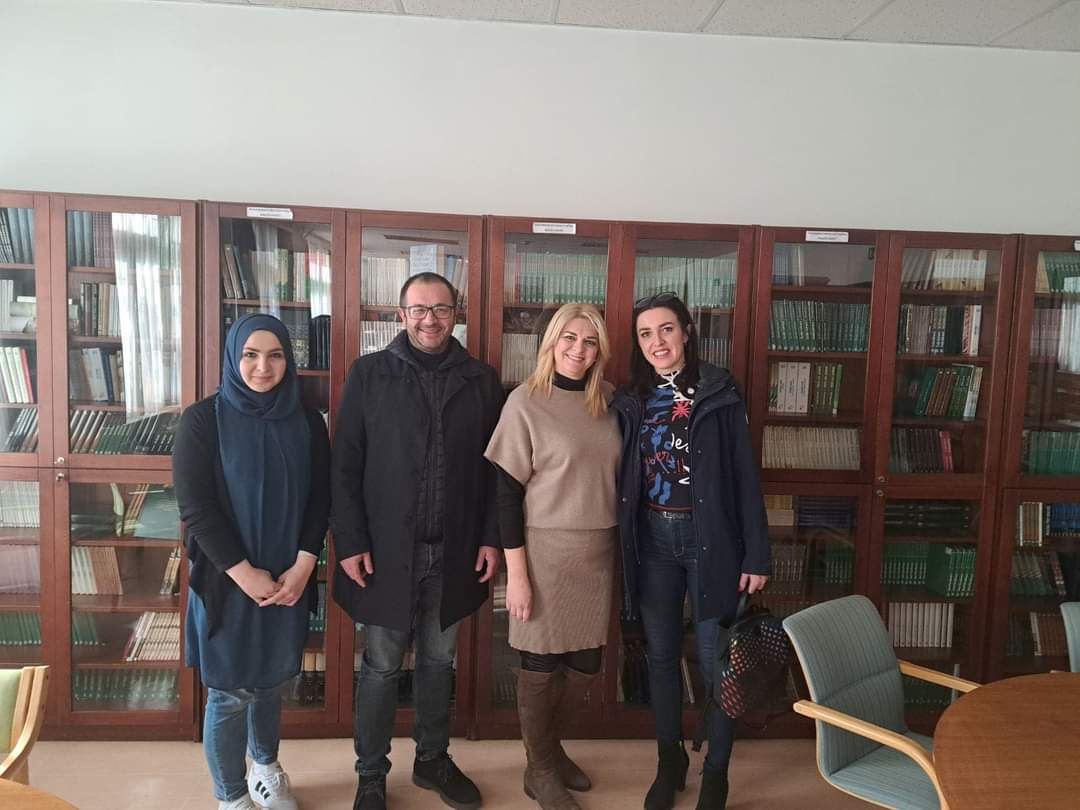 Donacija knjiga za biblioteku Treće gimnazije | Treća gimnazija Sarajevo